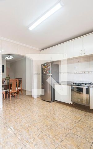 Casa à venda com 380m², 3 quartos e 6 vagas Casa à venda com 380m², 3 quartos e 6 vagasCozinha
