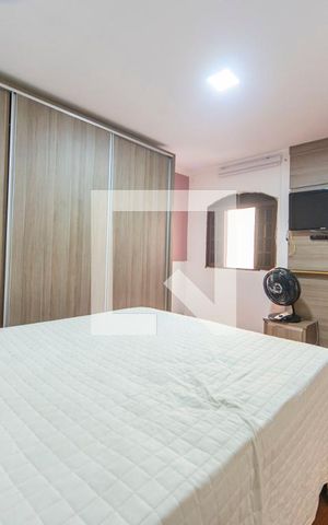 Casa à venda com 380m², 3 quartos e 6 vagas Casa à venda com 380m², 3 quartos e 6 vagasQuatro 2