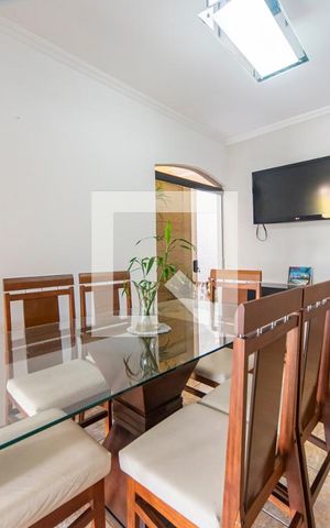Casa à venda com 380m², 3 quartos e 6 vagas Casa à venda com 380m², 3 quartos e 6 vagasCopa