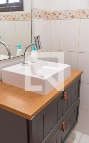 Casa à venda com 380m², 3 quartos e 6 vagas Casa à venda com 380m², 3 quartos e 6 vagasLavabo