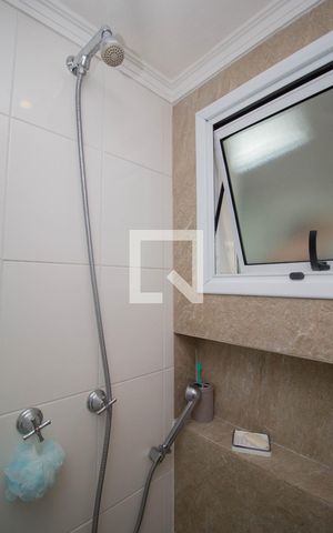 Apartamento à venda com 81m², 2 quartos e 1 vaga Apartamento à venda com 81m², 2 quartos e 1 vagaBanheiro da Suíte