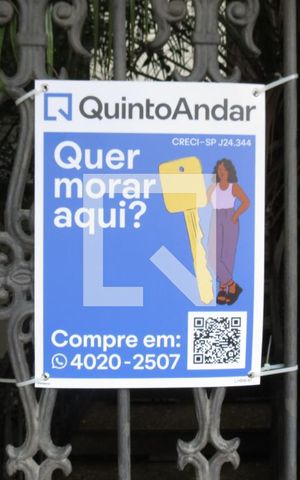 Casa à venda com 302m², 4 quartos e 4 vagasFachada