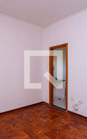Casa à venda com 210m², 3 quartos e 2 vagas Casa à venda com 210m², 3 quartos e 2 vagasQuarto