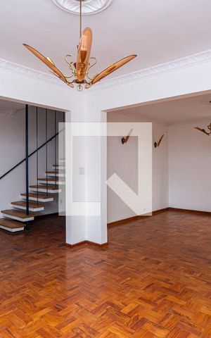 Casa à venda com 210m², 3 quartos e 2 vagas Casa à venda com 210m², 3 quartos e 2 vagasSala