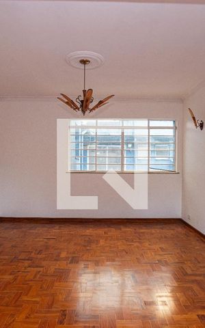 Casa à venda com 210m², 3 quartos e 2 vagas Casa à venda com 210m², 3 quartos e 2 vagasQuarto
