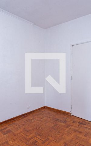 Casa à venda com 210m², 3 quartos e 2 vagas Casa à venda com 210m², 3 quartos e 2 vagasQuarto