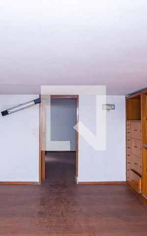 Casa à venda com 210m², 3 quartos e 2 vagas Casa à venda com 210m², 3 quartos e 2 vagasQuarto