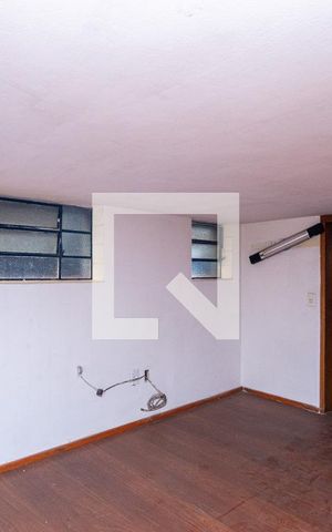 Casa à venda com 210m², 3 quartos e 2 vagas Casa à venda com 210m², 3 quartos e 2 vagasQuarto