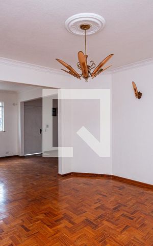 Casa à venda com 210m², 3 quartos e 2 vagas Casa à venda com 210m², 3 quartos e 2 vagasSala