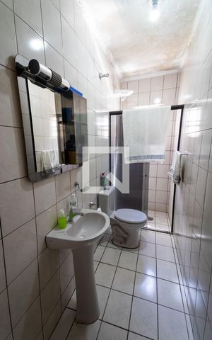 Casa à venda com 137m², 3 quartos e 2 vagas Casa à venda com 137m², 3 quartos e 2 vagasBanheiro 2