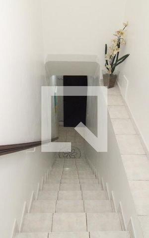 Casa à venda com 202m², 4 quartos e 5 vagasEscada