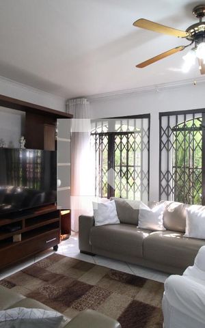 Casa à venda com 202m², 4 quartos e 5 vagasSala