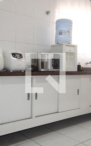 Casa à venda com 202m², 4 quartos e 5 vagasCozinha - Armários