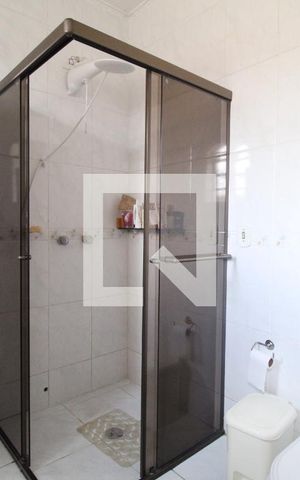 Casa à venda com 202m², 4 quartos e 5 vagasBanheiro da Suíte 1