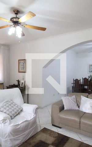 Casa à venda com 202m², 4 quartos e 5 vagasSala