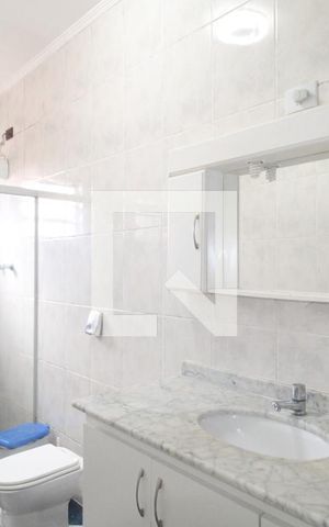 Casa à venda com 202m², 4 quartos e 5 vagasBanheiro 