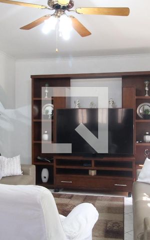 Casa à venda com 202m², 4 quartos e 5 vagasSala