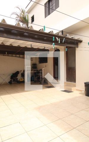 Casa à venda com 202m², 4 quartos e 5 vagasQuintal e garagem