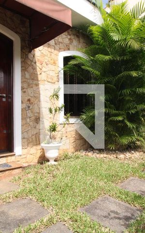 Casa à venda com 202m², 4 quartos e 5 vagasentrada - jardim 