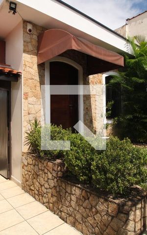 Casa à venda com 202m², 4 quartos e 5 vagasentrada - jardim 