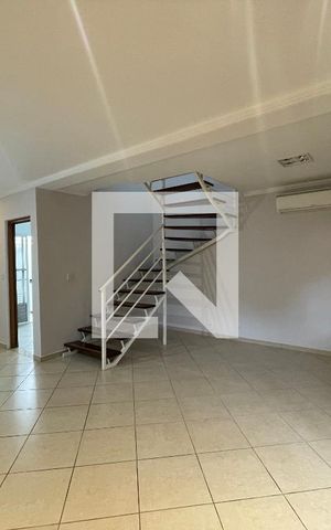Casa de condomínio à venda com 93m², 3 quartos e 2 vagasSala