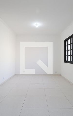 Casa para alugar com 128m², 3 quartos e 2 vagasSala
