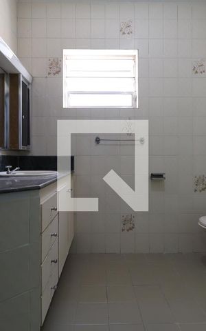 Casa para alugar com 128m², 3 quartos e 2 vagasBanheiro 2