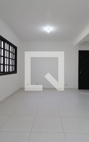 Casa para alugar com 128m², 3 quartos e 2 vagasSala