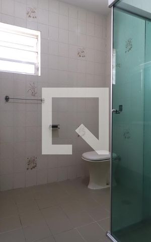 Casa para alugar com 128m², 3 quartos e 2 vagasBanheiro 2