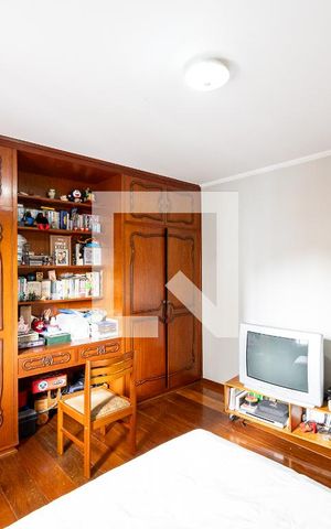 Casa à venda com 230m², 4 quartos e 3 vagas Casa à venda com 230m², 4 quartos e 3 vagasQuarto 3