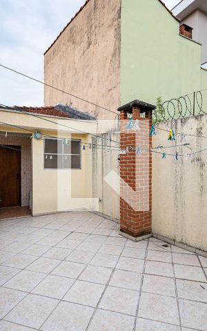 Casa à venda com 230m², 4 quartos e 3 vagas Casa à venda com 230m², 4 quartos e 3 vagasVaranda