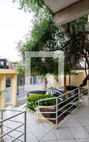 Casa à venda com 230m², 4 quartos e 3 vagas Casa à venda com 230m², 4 quartos e 3 vagasEntrada