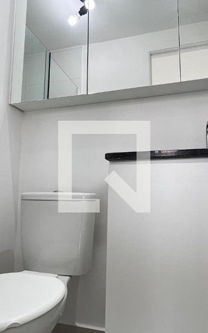 Studio para alugar com 24m², 1 quarto e sem vaga Studio para alugar com 24m², 1 quarto e sem vagaBanheiro Studio