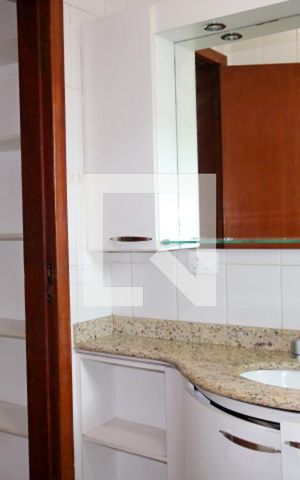 Casa à venda com 210m², 3 quartos e 6 vagas Casa à venda com 210m², 3 quartos e 6 vagasBanheiro da Suíte 3