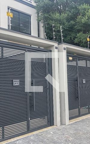 Casa à venda com 150m², 4 quartos e 2 vagasFachada