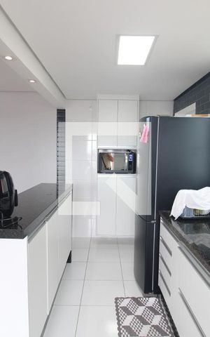 Apartamento para alugar com 81m², 2 quartos e 2 vagasCozinha