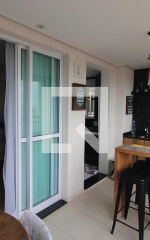 Apartamento para alugar com 81m², 2 quartos e 2 vagasSala - Varanda