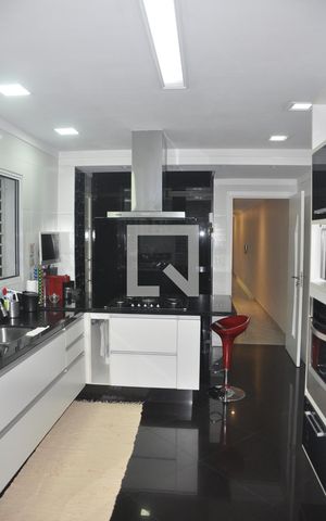 Casa para alugar com 250m², 3 quartos e 5 vagasCozinha