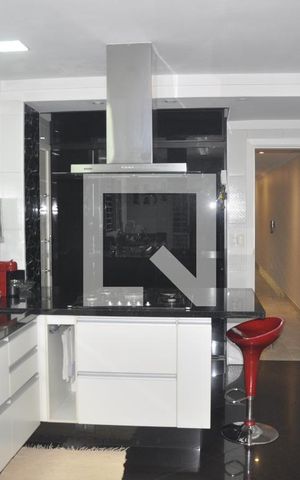 Casa para alugar com 250m², 3 quartos e 5 vagasCozinha