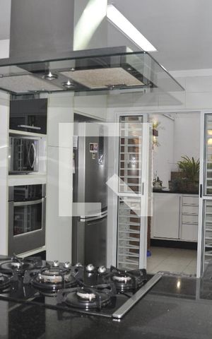 Casa para alugar com 250m², 3 quartos e 5 vagasCozinha