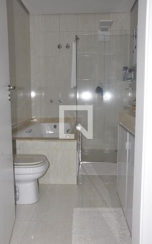 Casa para alugar com 250m², 3 quartos e 5 vagasBanheiro do Quarto 1