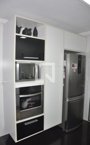 Casa para alugar com 250m², 3 quartos e 5 vagasCozinha