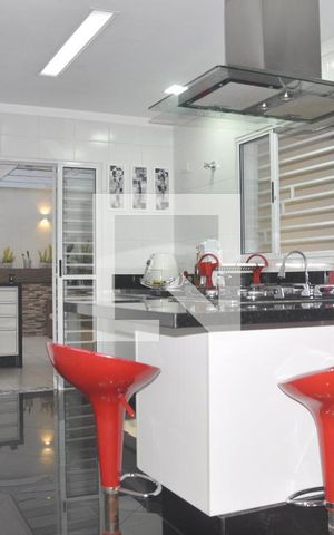 Casa para alugar com 250m², 3 quartos e 5 vagasCozinha