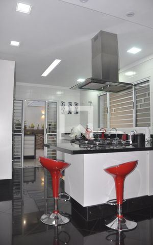 Casa para alugar com 250m², 3 quartos e 5 vagasCozinha