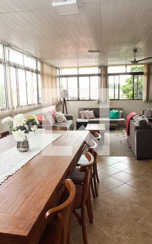 Casa à venda com 209m², 4 quartos e 3 vagasSala 2