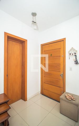Casa à venda com 142m², 3 quartos e 2 vagas Casa à venda com 142m², 3 quartos e 2 vagasSala