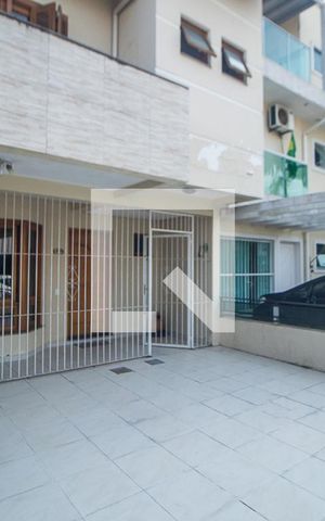 Casa à venda com 142m², 3 quartos e 2 vagas Casa à venda com 142m², 3 quartos e 2 vagasGaragem
