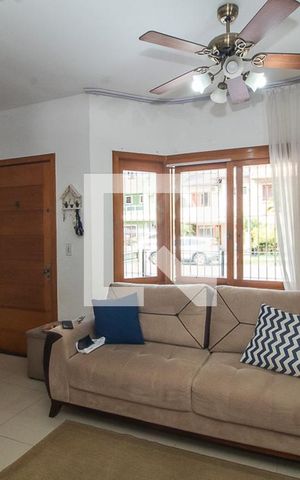 Casa à venda com 142m², 3 quartos e 2 vagas Casa à venda com 142m², 3 quartos e 2 vagasSala