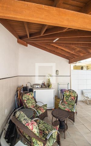 Casa à venda com 142m², 3 quartos e 2 vagas Casa à venda com 142m², 3 quartos e 2 vagasQuintal