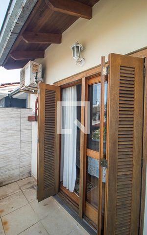 Casa à venda com 142m², 3 quartos e 2 vagas Casa à venda com 142m², 3 quartos e 2 vagasVaranda